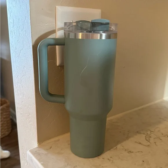 Stanley tumbler blue - Picture 2 of 2